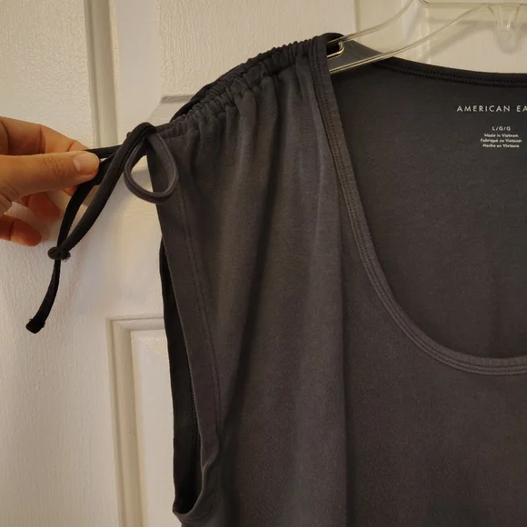 American Eagle cinched shoulder crop top - Picture 7 of 8